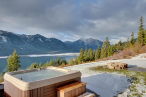 Dazzling Cle Elum Home with Game Room and Fire Pit!